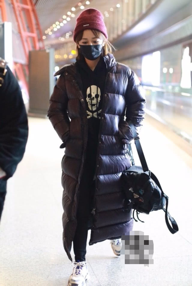 ����һ˫����ͷЬ������ʱ�֣������ҸϽ�����С��Ь��